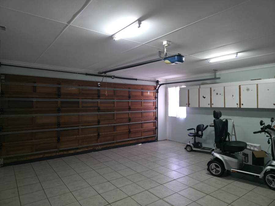 3 Bedroom Property for Sale in Wavecrest Eastern Cape